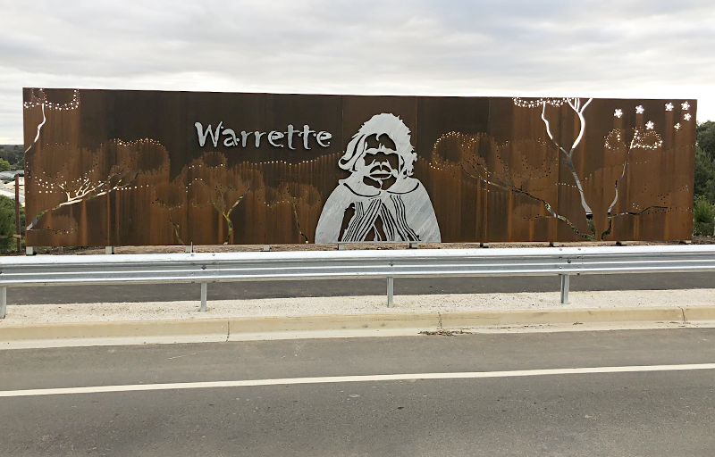 <b>Warrette Artwork Gawler</b><span><b>:</b> Sonnex manufactured and installed the Karuna Signage on Kelly Circuit, Gawler East Link Road for the Department of Transport.<span>